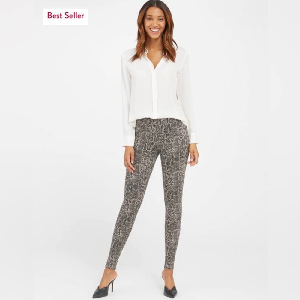 NWT Spanx Ankle Jeanish Leggings Taupe Snakeskin size M